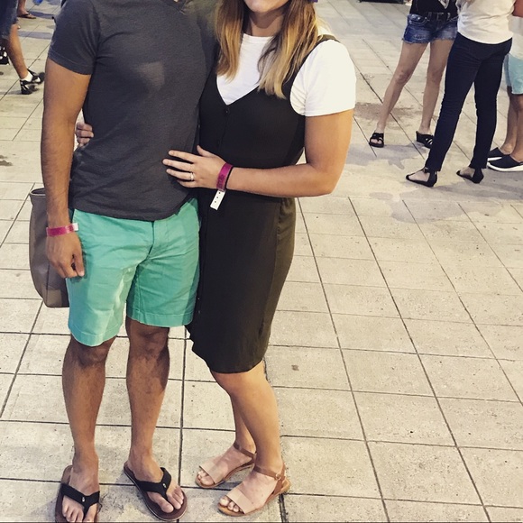 *NEW* OLIVE GREEN RIBBED BUTTON-FRONT MIDI DRESS - Picture 3 of 7